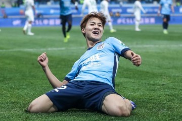 【中超】廖锦涛毛伟杰破门英博3连胜 浙江遭遇2连败